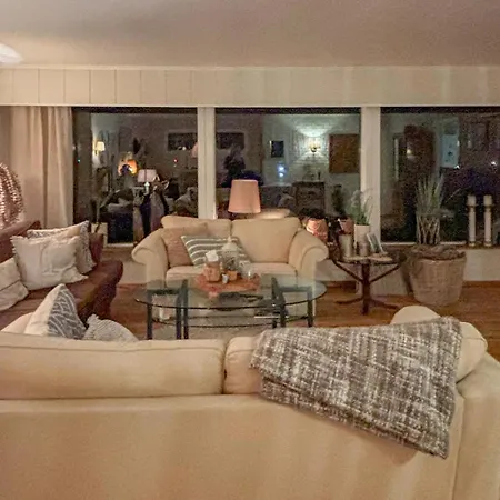 4 Bedroom Gorgeous In Atloy Herland