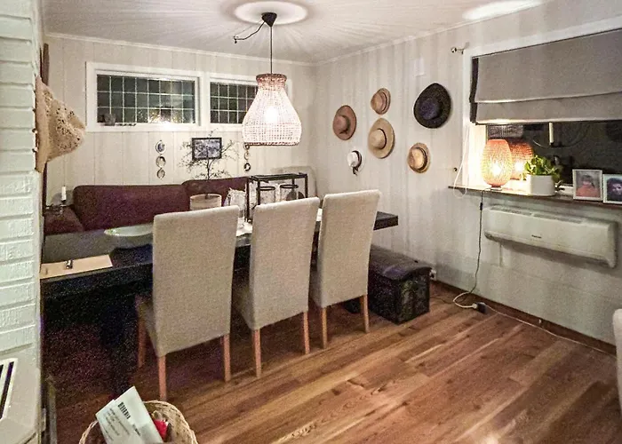 Vakantiehuis 4 Bedroom Gorgeous In Atloy Herland